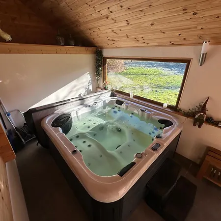 Le Des Broches - Jacuzzi Дом отдыха *